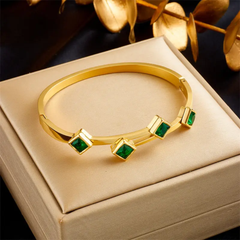 EMERALD ELEGANCE BRACELET