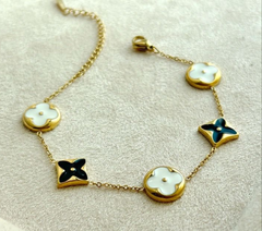 Black n White dainty Bracelet