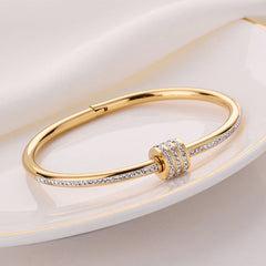 Twisted sparkle bracelet