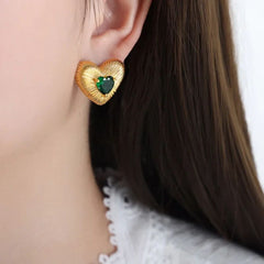 Emerald heart elegance