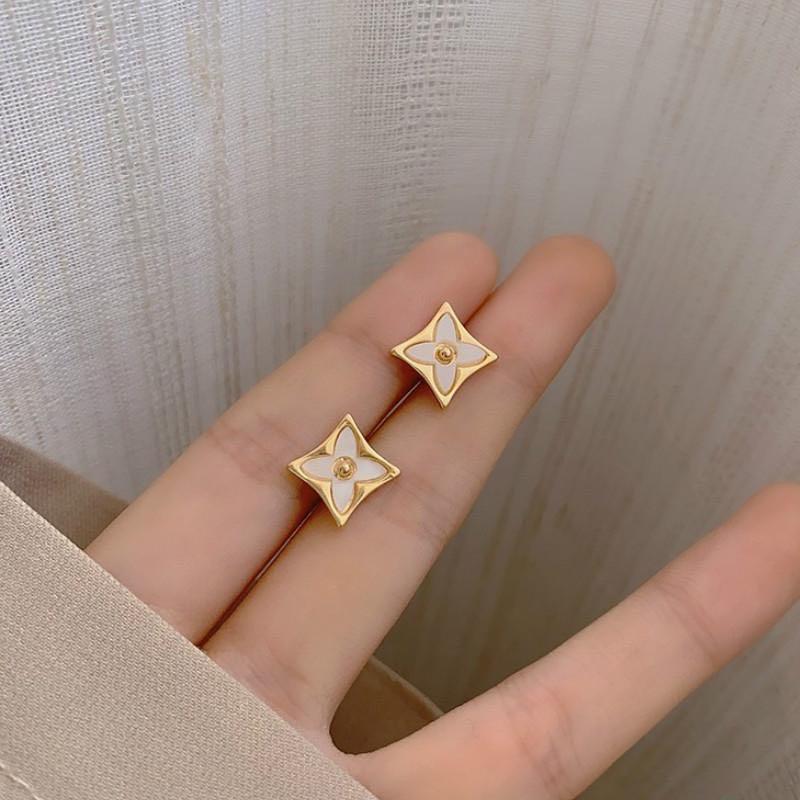 Jasmine Studs