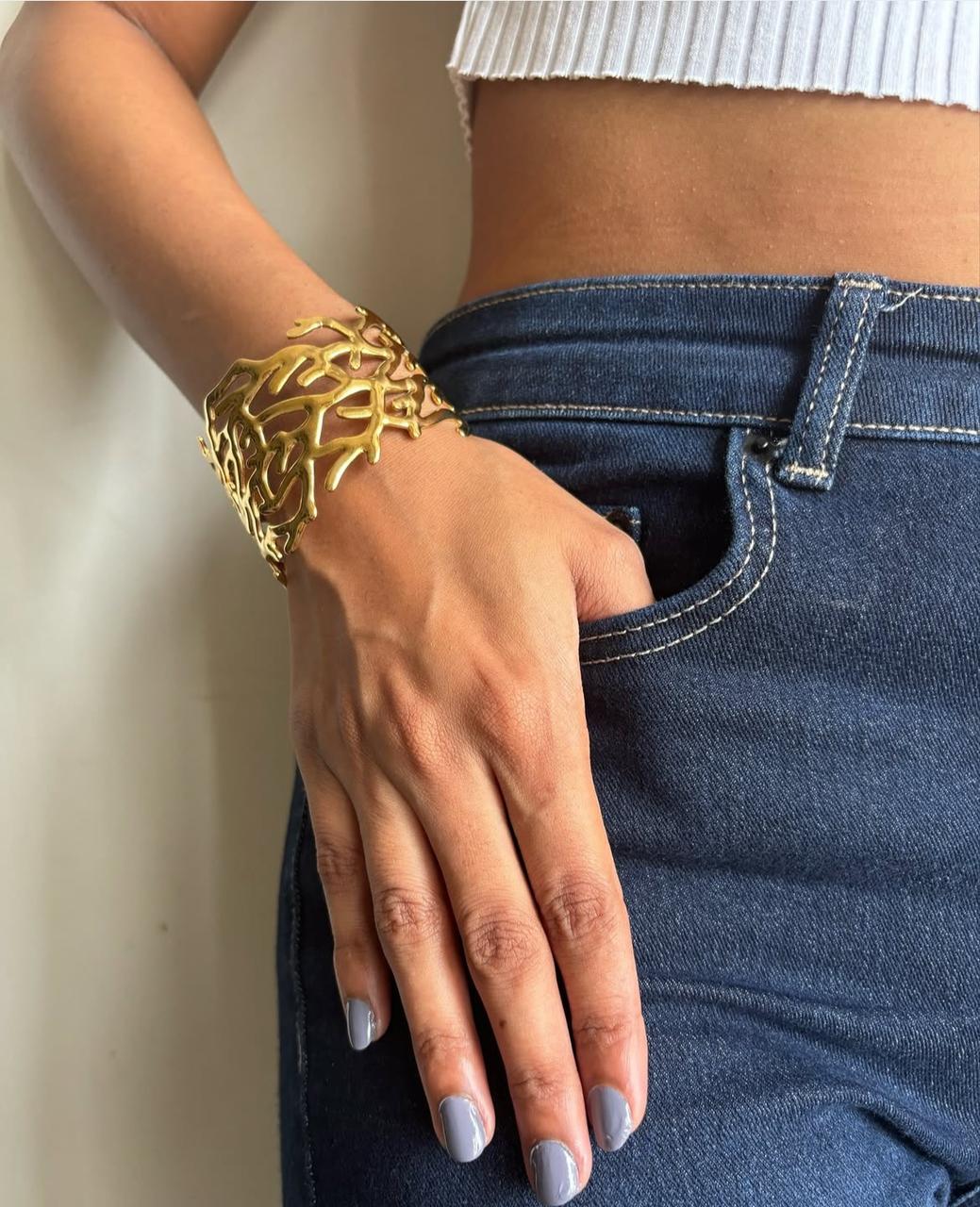 Open branches Cuff