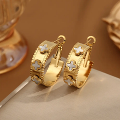 Floral round earrings