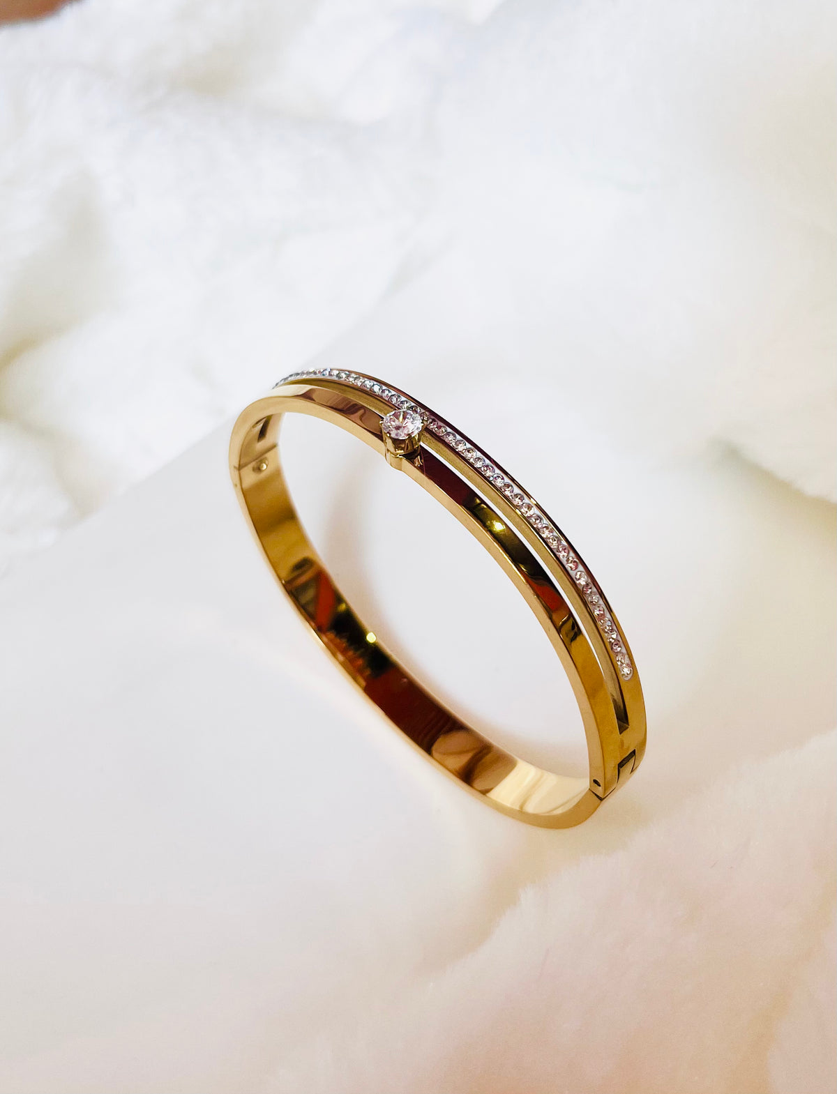 Embrace bracelet