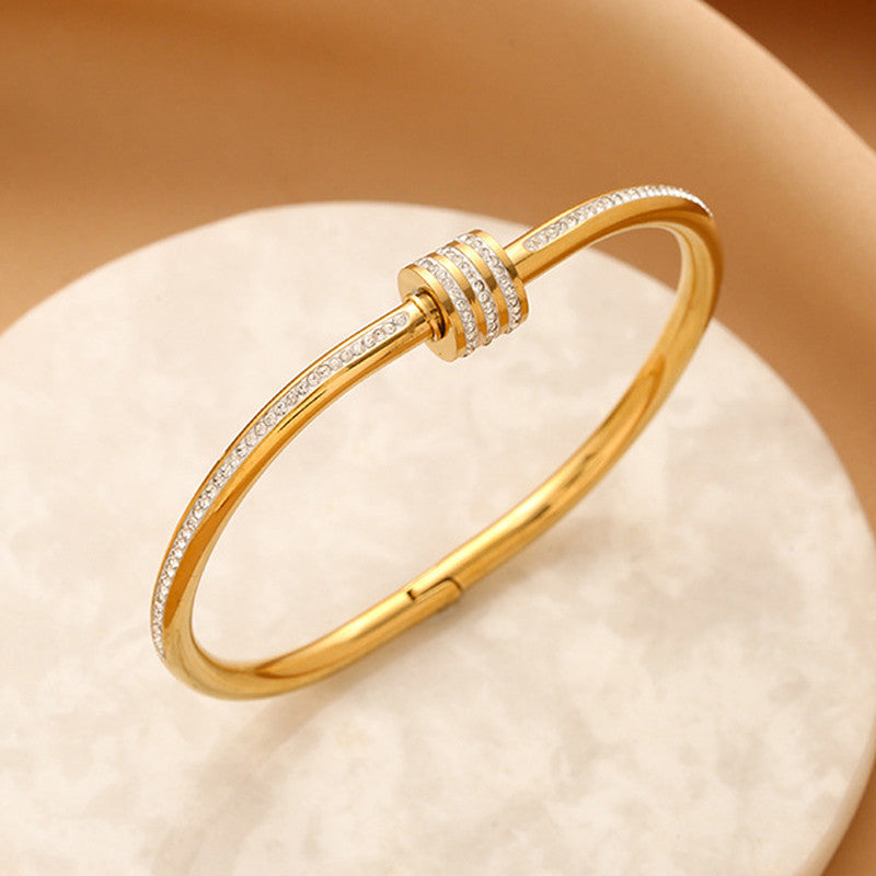 Twisted sparkle bracelet