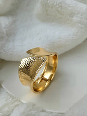Broad bracelet